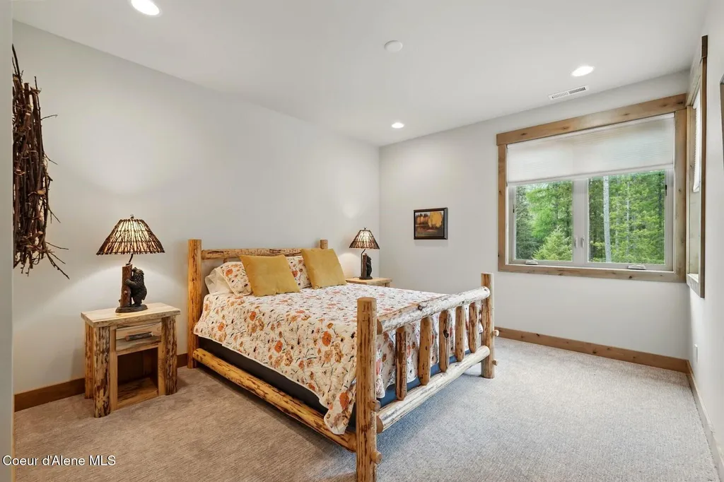 1450 Wood View Sandpoint ID 83864