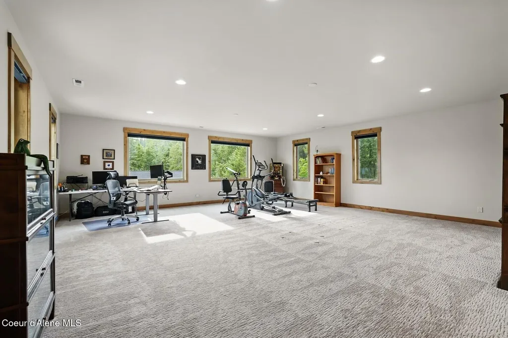 1450 Wood View Sandpoint ID 83864