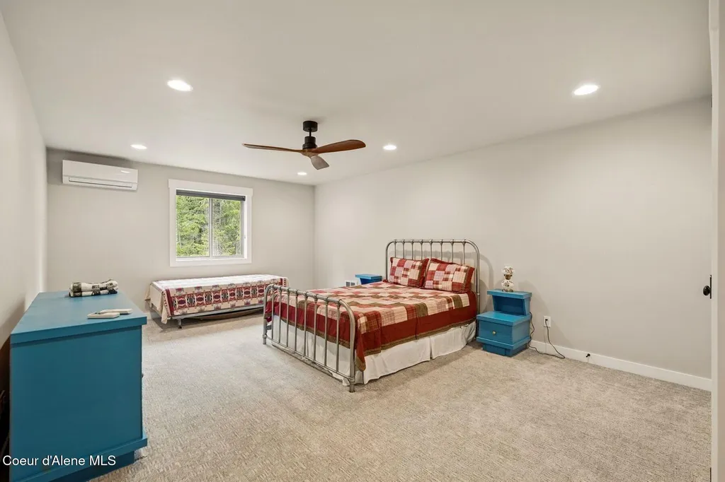 1450 Wood View Sandpoint ID 83864