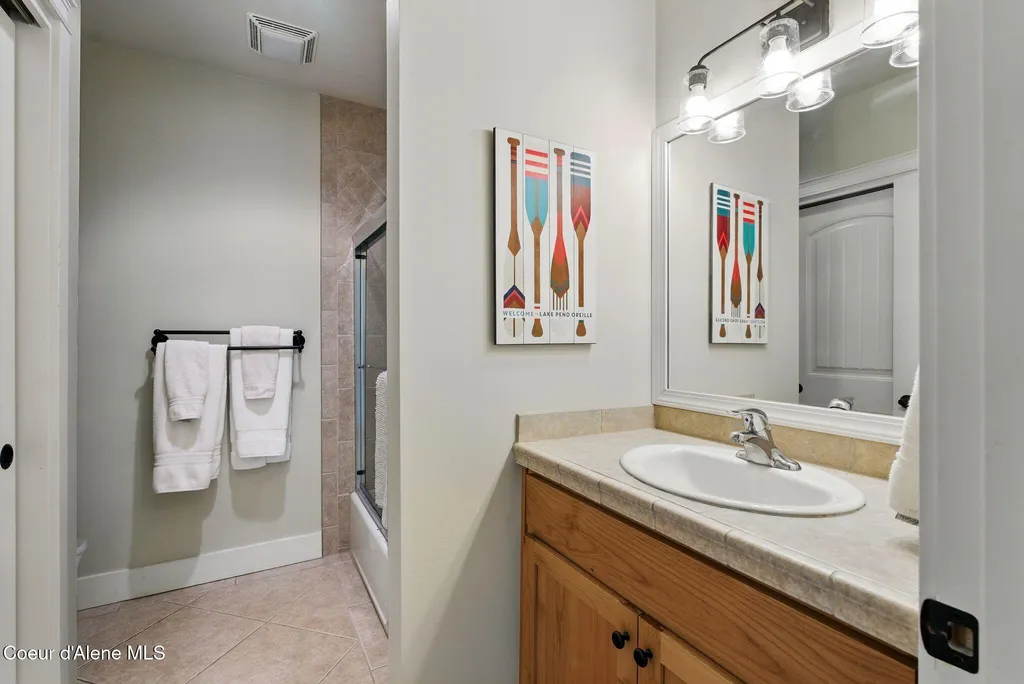 500 Guthrie Place Dover ID 83825