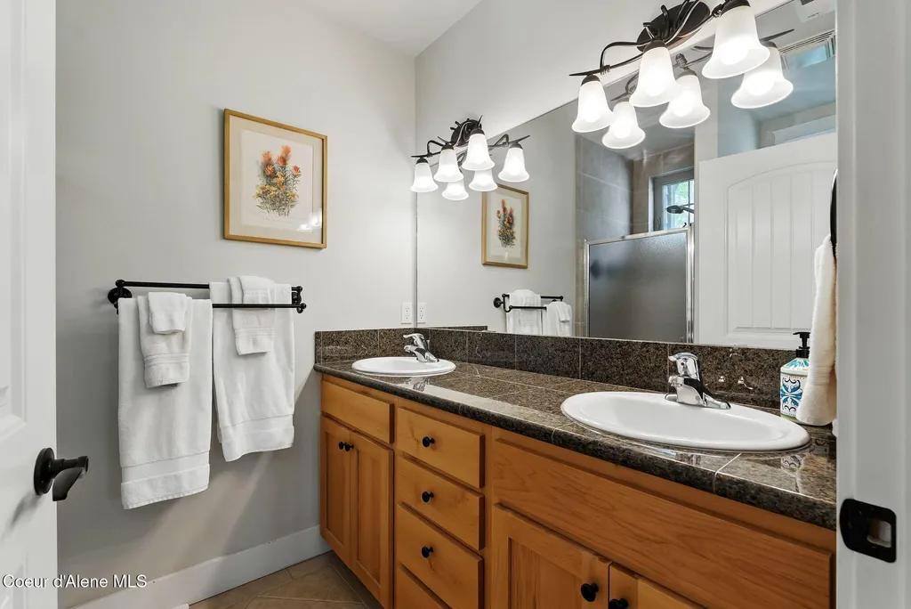 500 Guthrie Place Dover ID 83825