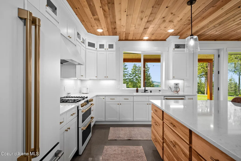 3298 W Coon Creek Road Plummer ID 83851