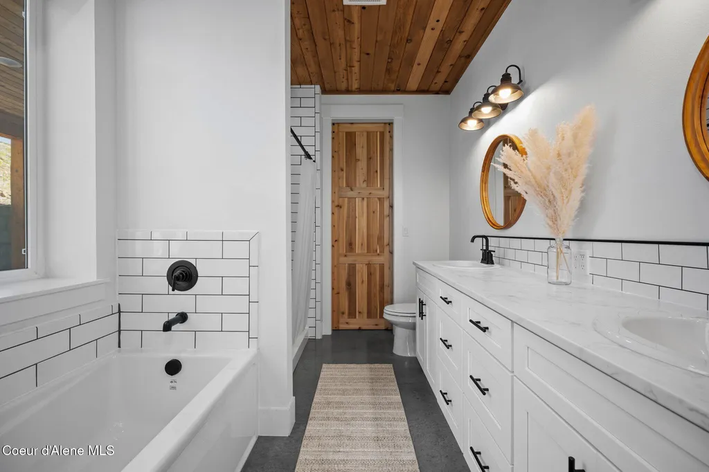 3298 W Coon Creek Road Plummer ID 83851
