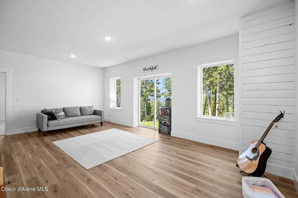 3298 W Coon Creek Road Plummer ID 83851