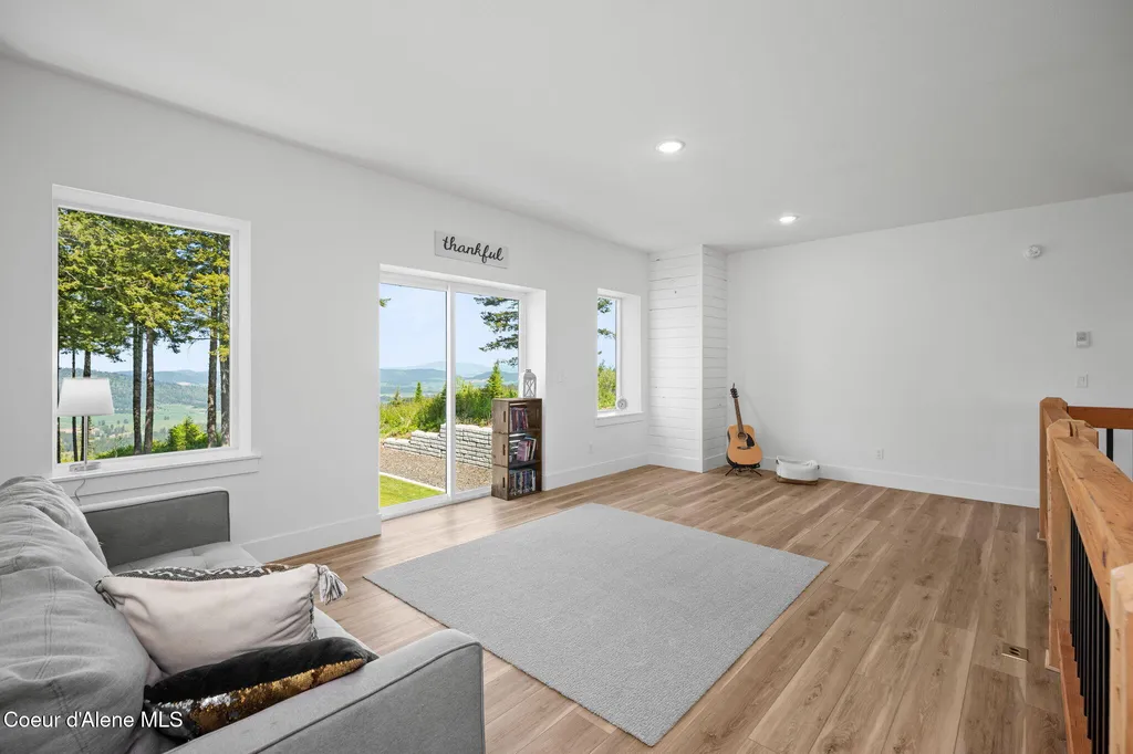 3298 W Coon Creek Road Plummer ID 83851
