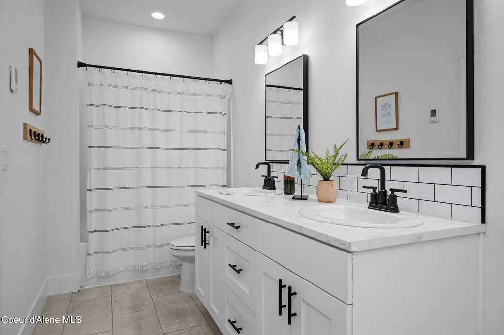 3298 W Coon Creek Road Plummer ID 83851