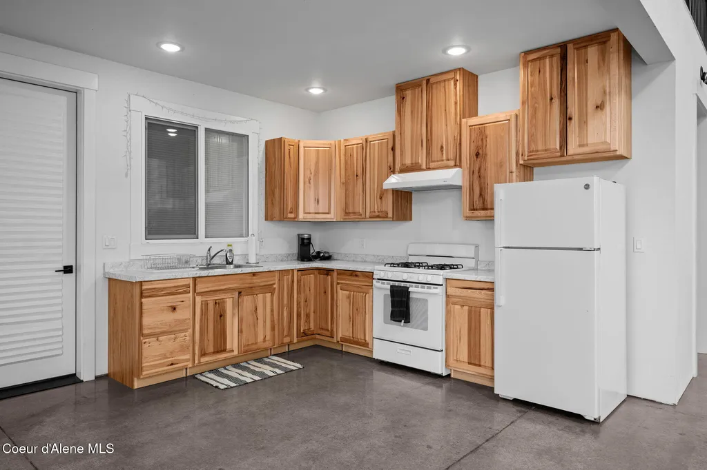 3298 W Coon Creek Road Plummer ID 83851