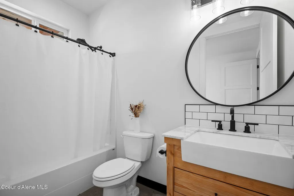 3298 W Coon Creek Road Plummer ID 83851