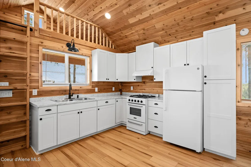 3298 W Coon Creek Road Plummer ID 83851