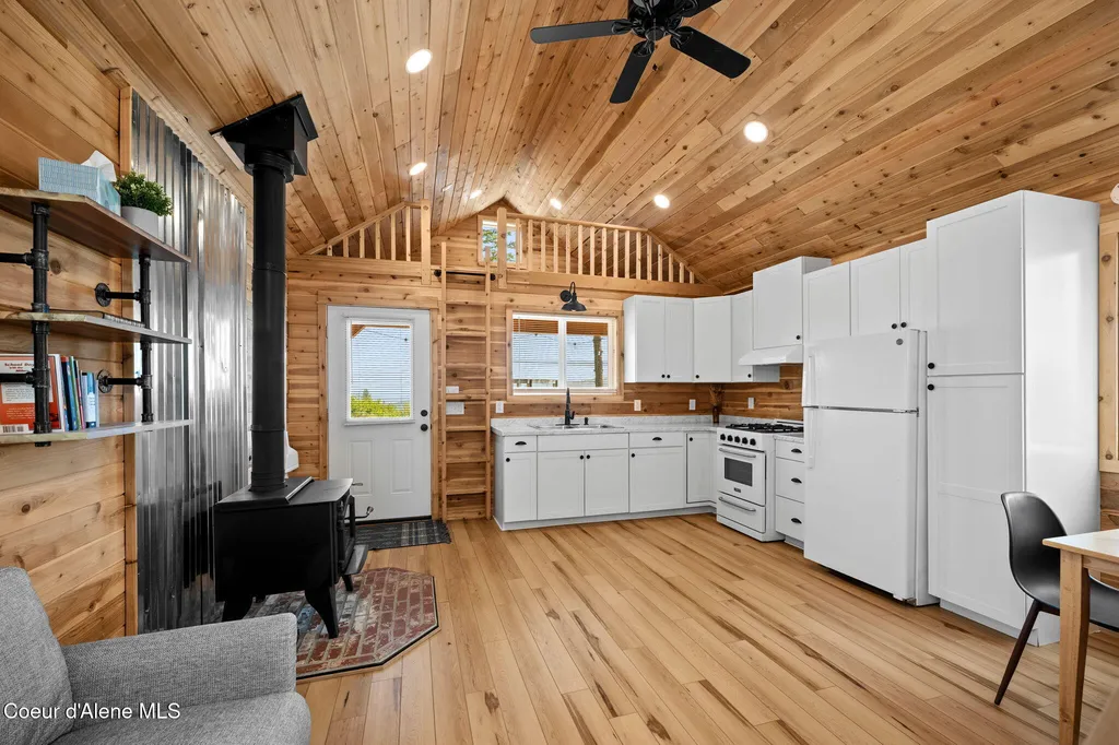 3298 W Coon Creek Road Plummer ID 83851