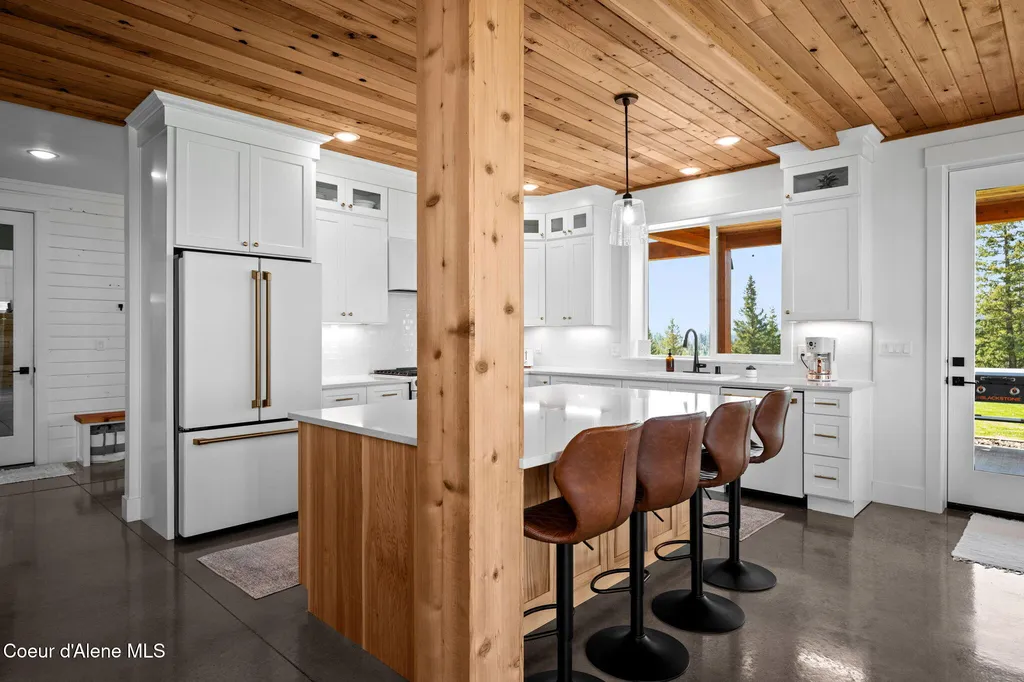 3298 W Coon Creek Road Plummer ID 83851