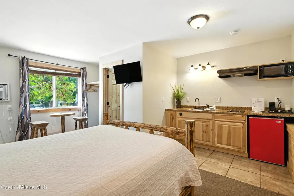 6506 Main Street Bonners Ferry ID 83805