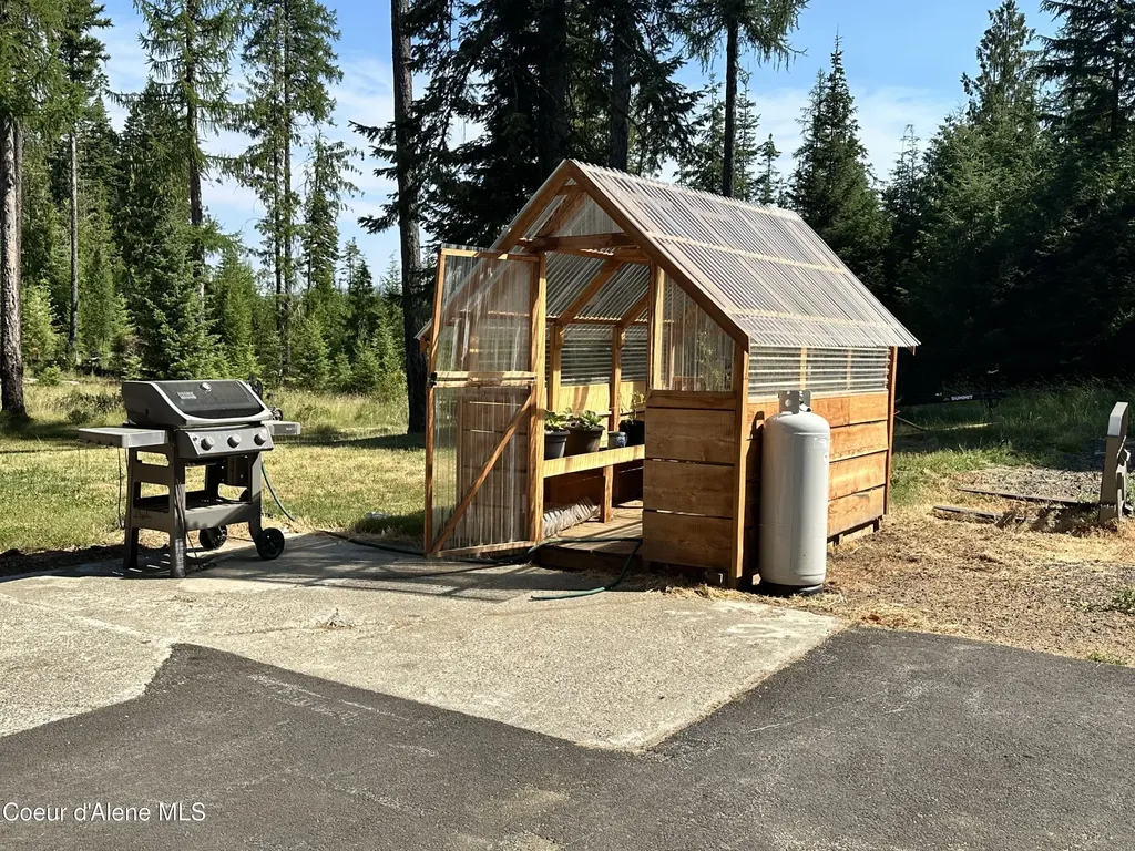 77091 S Highway 3 St. Maries ID 83861