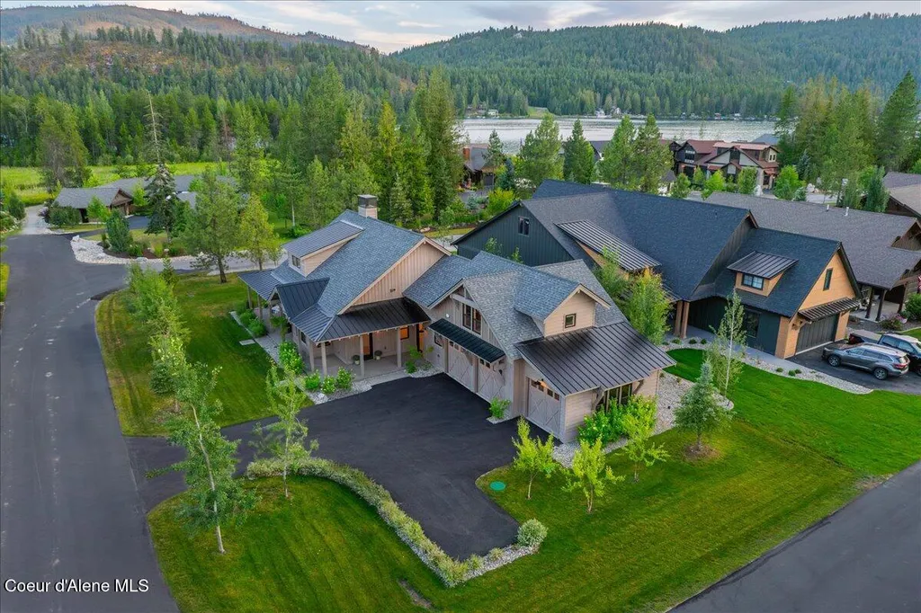 428 W Beach Court Dover ID 83825