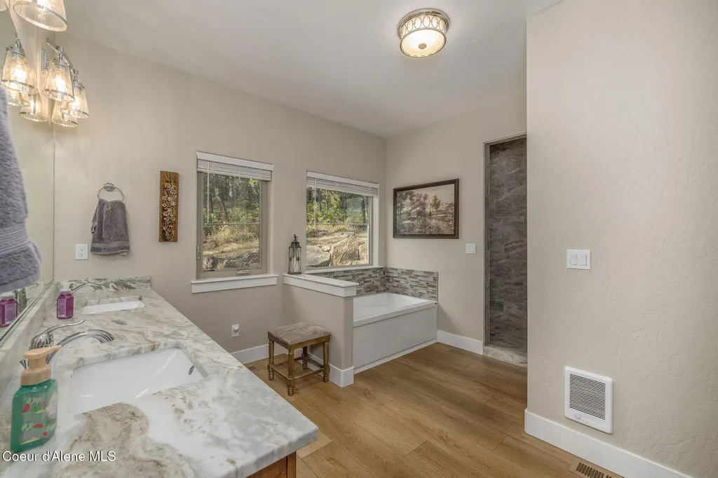 16749 W Cade Road Hauser ID 83854
