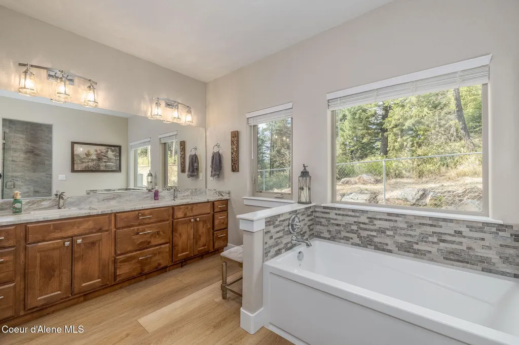 16749 W Cade Road Hauser ID 83854