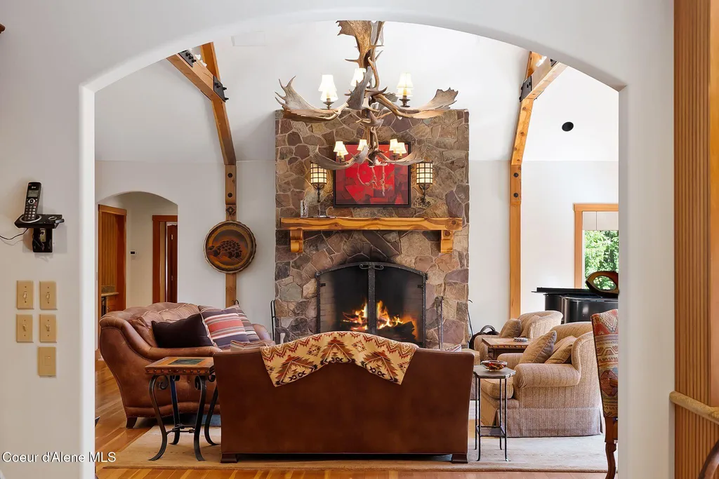 2672 Merril Martin Road Sagle ID 83860