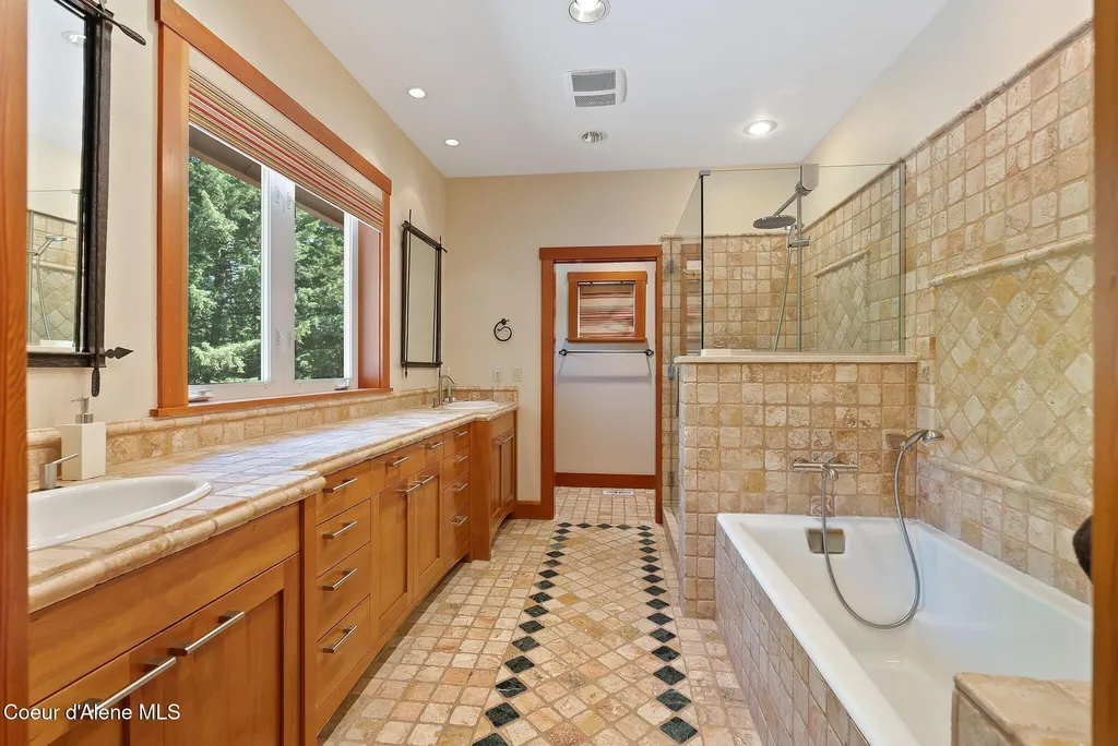 2672 Merril Martin Road Sagle ID 83860
