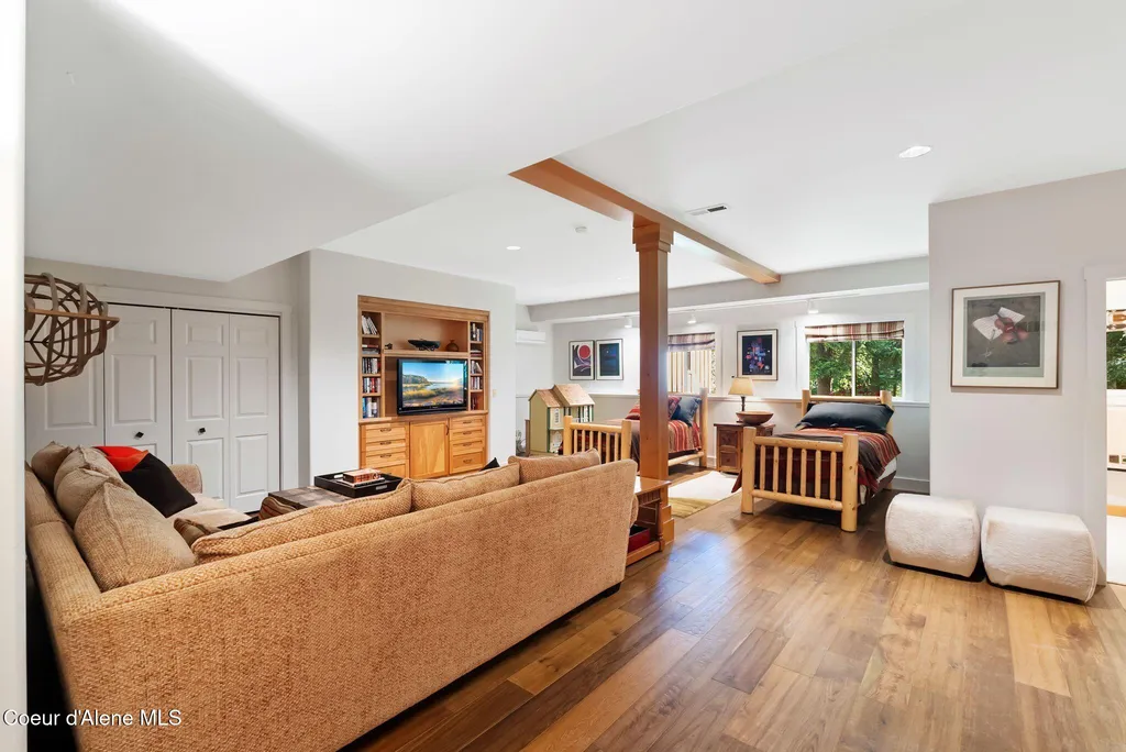 2672 Merril Martin Road Sagle ID 83860