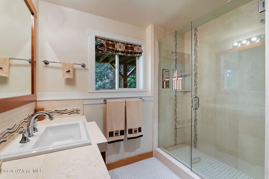 2672 Merril Martin Road Sagle ID 83860