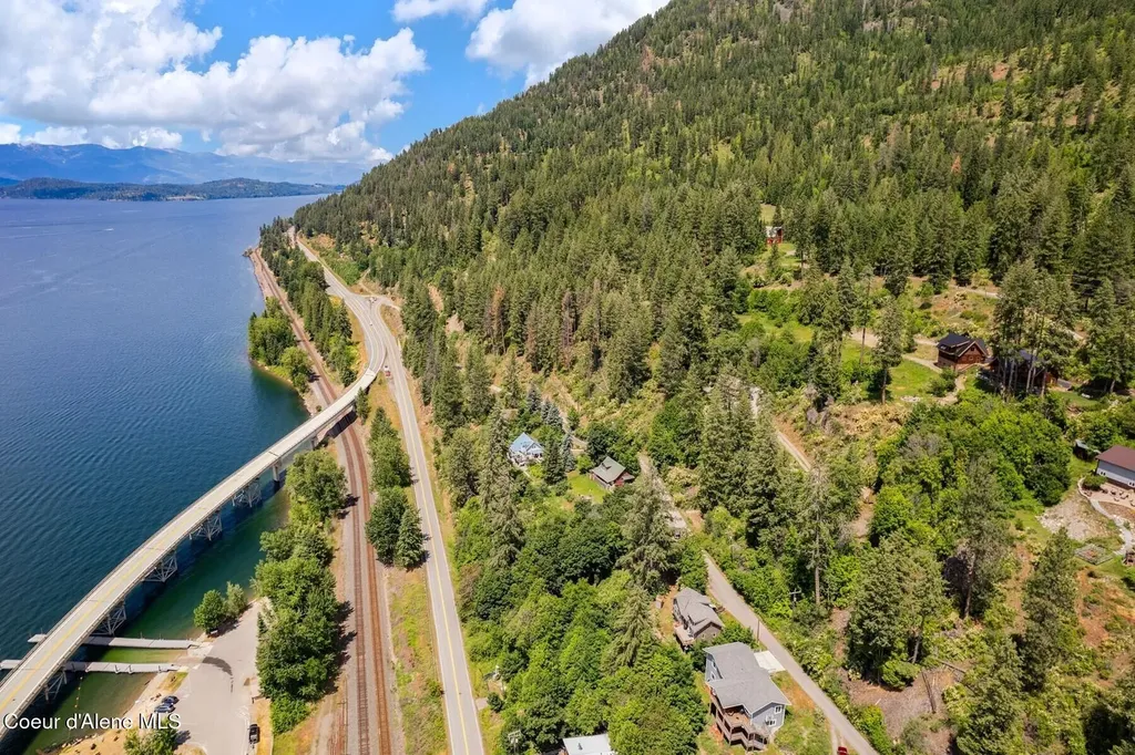 260 Highland Avenue Hope ID 83836