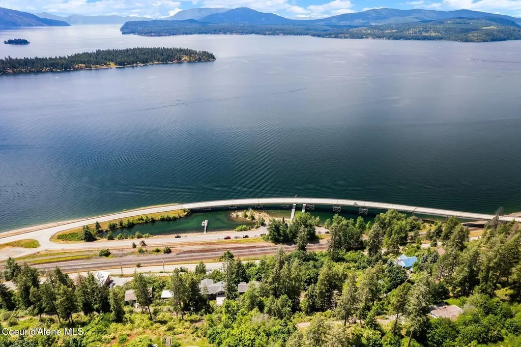 260 Highland Avenue Hope ID 83836
