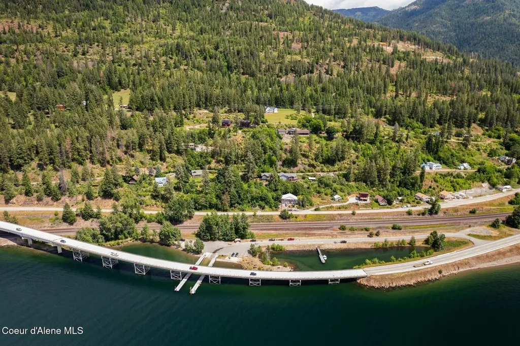 260 Highland Avenue Hope ID 83836