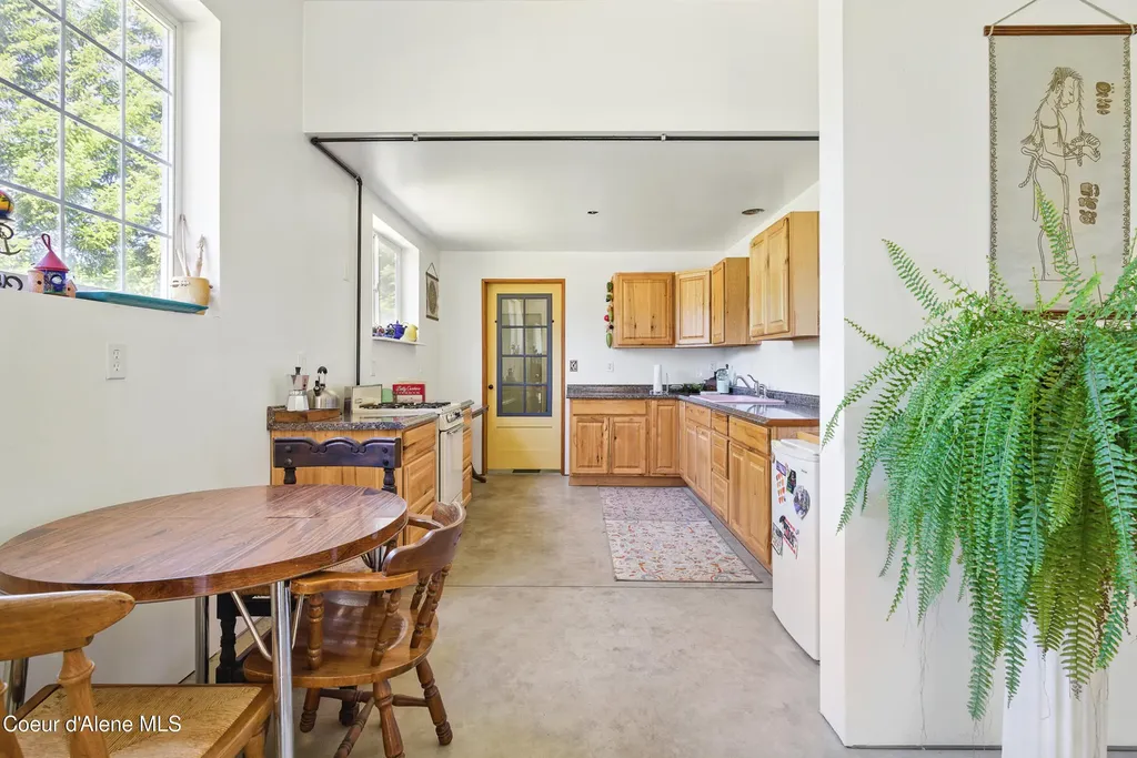 670 Sunset Road Athol ID 83801