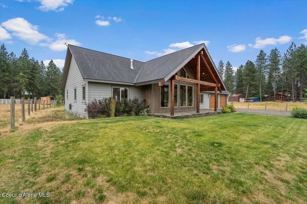 2239 E Glacier Road Hayden ID 83835