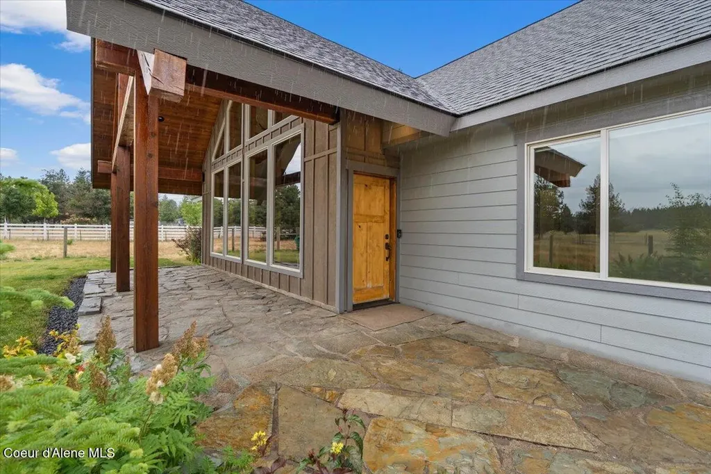 2239 E Glacier Road Hayden ID 83835