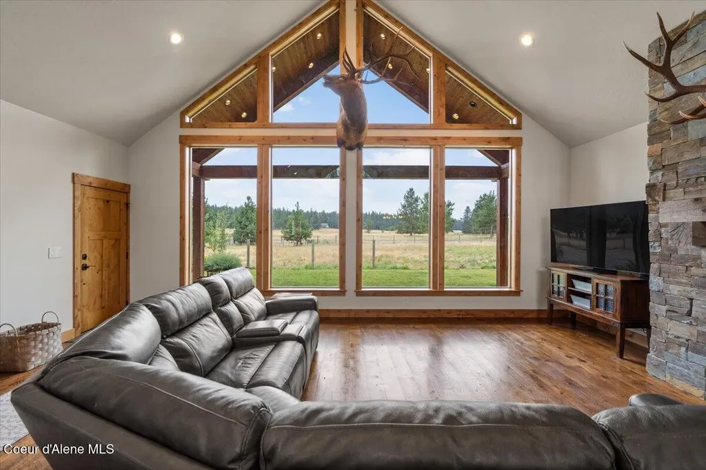 2239 E Glacier Road Hayden ID 83835