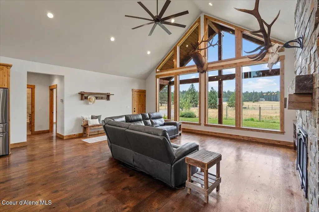 2239 E Glacier Road Hayden ID 83835
