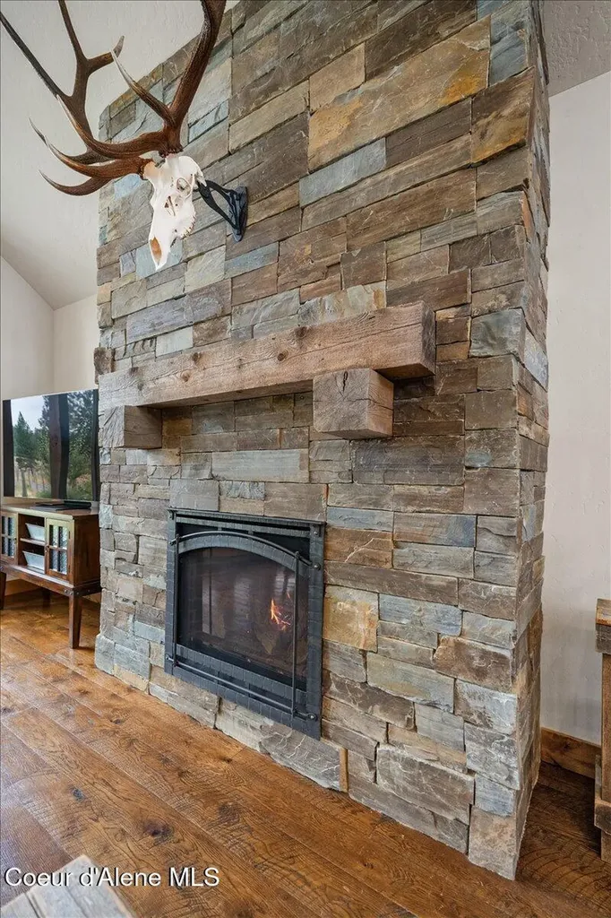 2239 E Glacier Road Hayden ID 83835