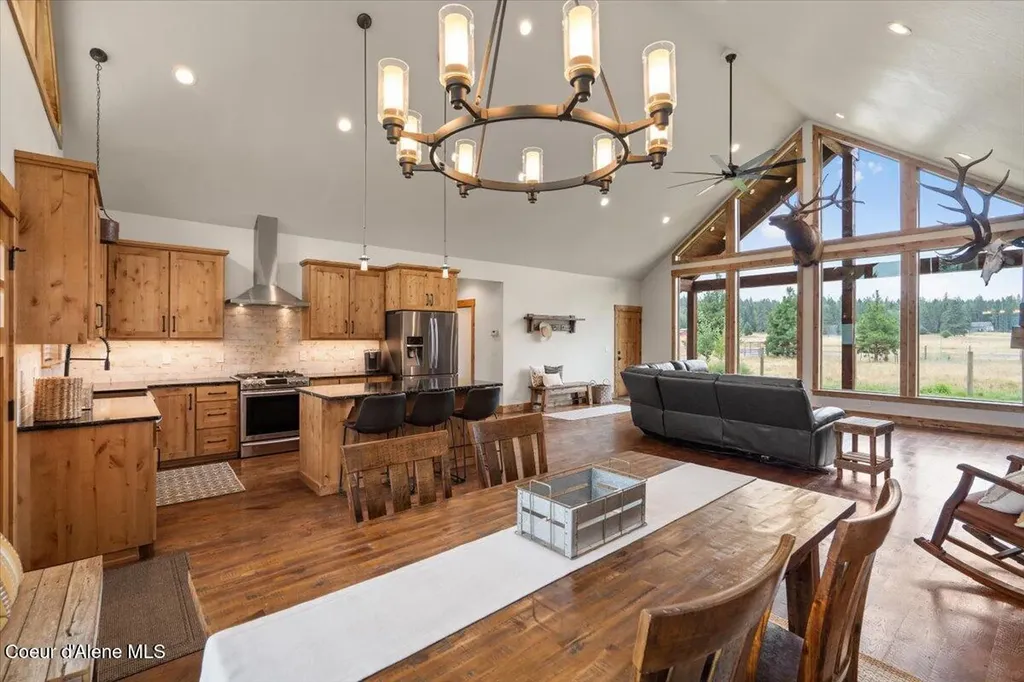 2239 E Glacier Road Hayden ID 83835