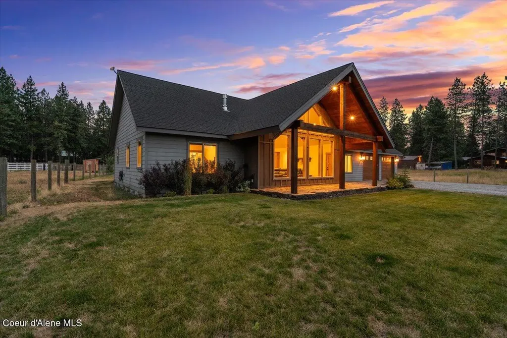 2239 E Glacier Road Hayden ID 83835