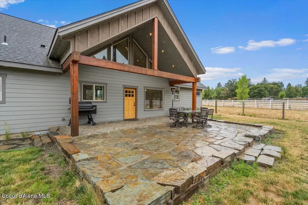 2239 E Glacier Road Hayden ID 83835