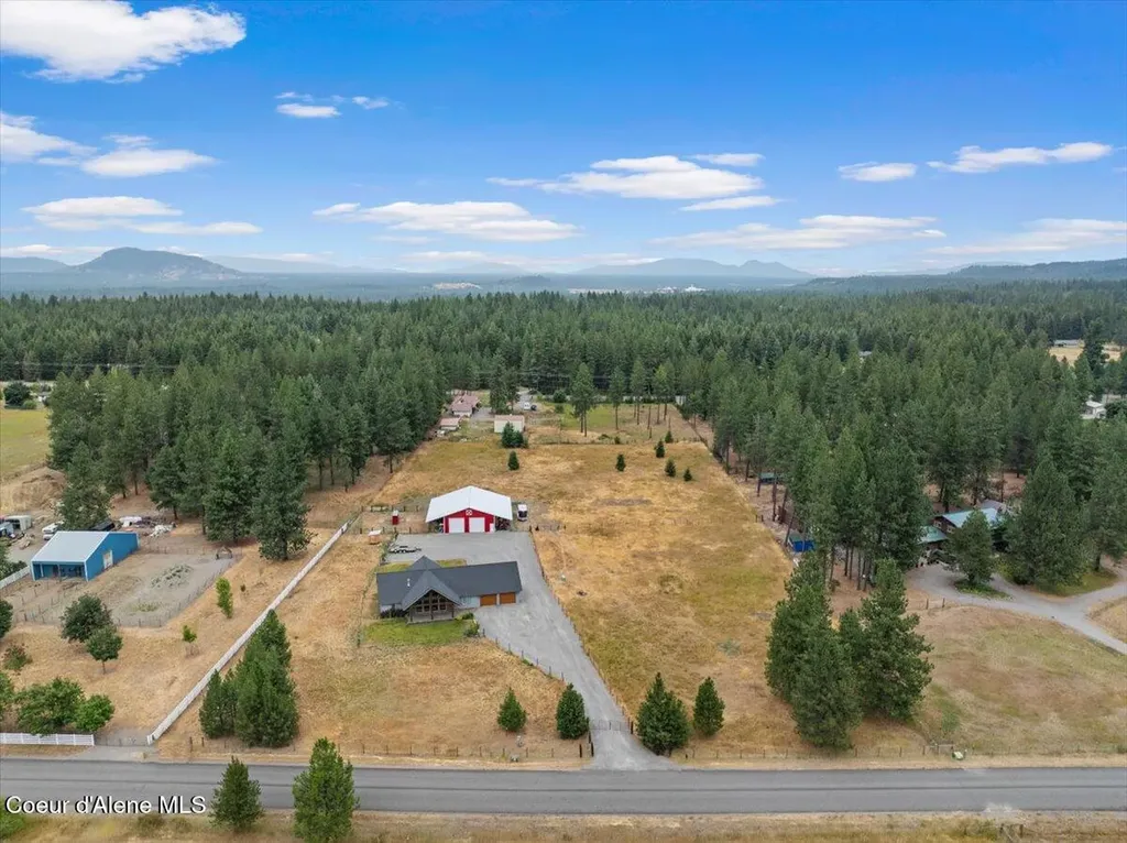 2239 E Glacier Road Hayden ID 83835