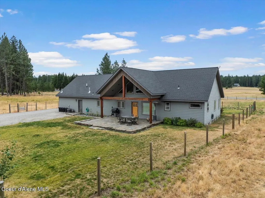 2239 E Glacier Road Hayden ID 83835