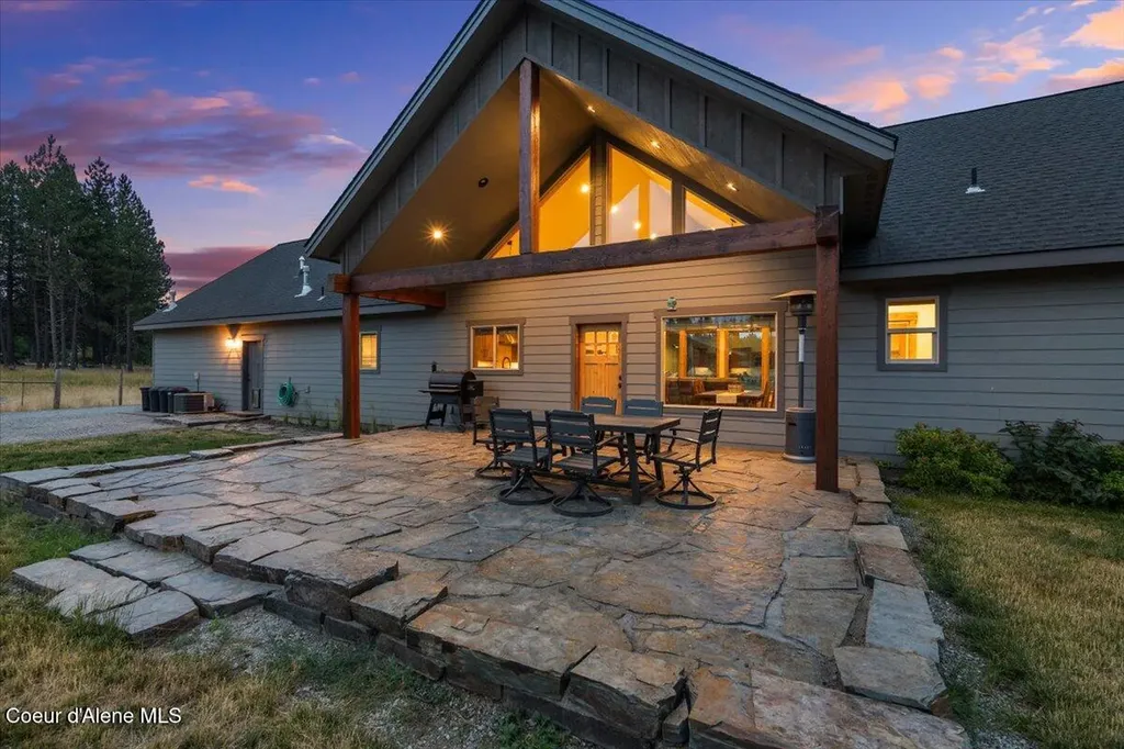 2239 E Glacier Road Hayden ID 83835