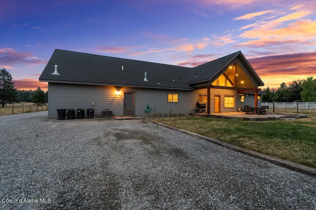 2239 E Glacier Road Hayden ID 83835