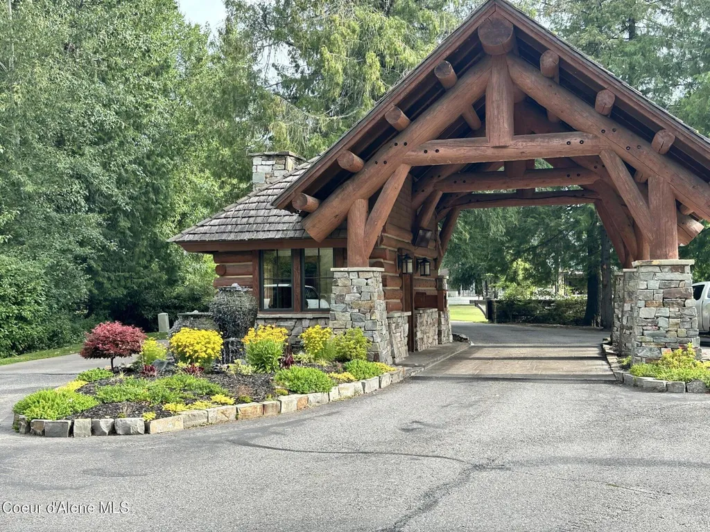 Nna Marie Victoria Court Sandpoint ID 83864