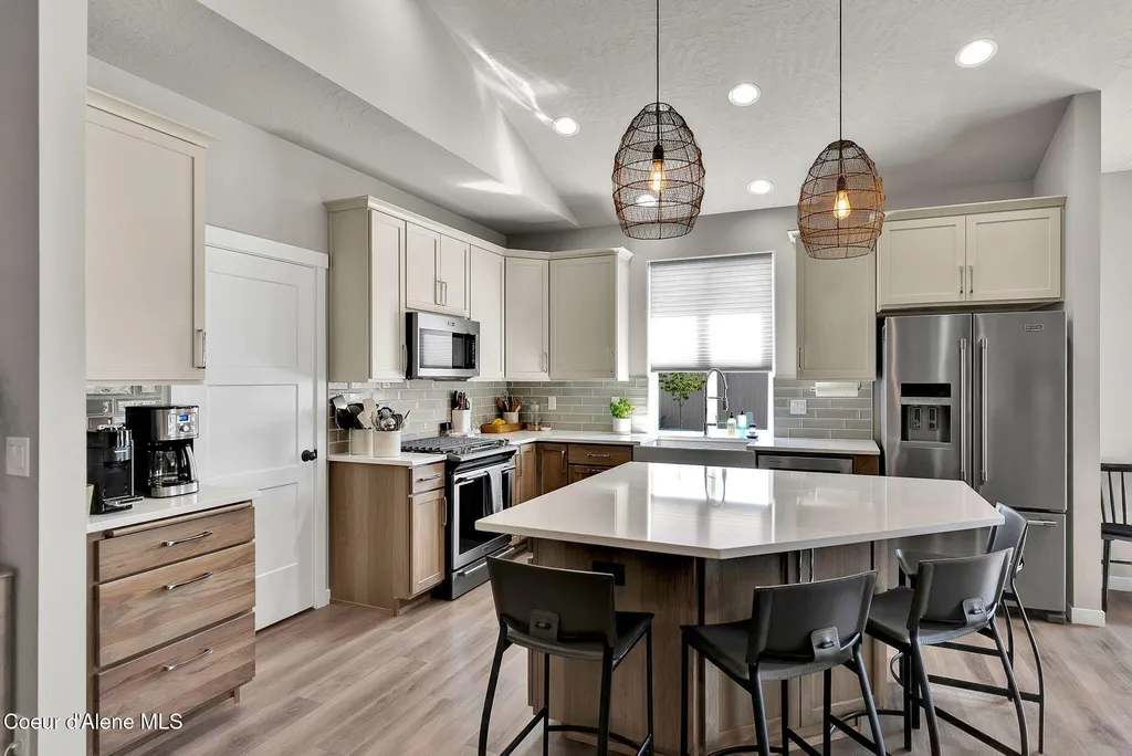 2114 W Okanogan Avenue Post Falls ID 83854