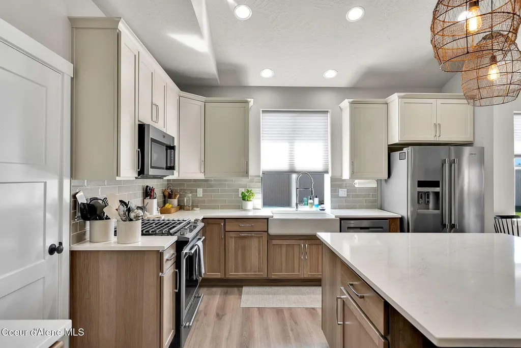 2114 W Okanogan Avenue Post Falls ID 83854