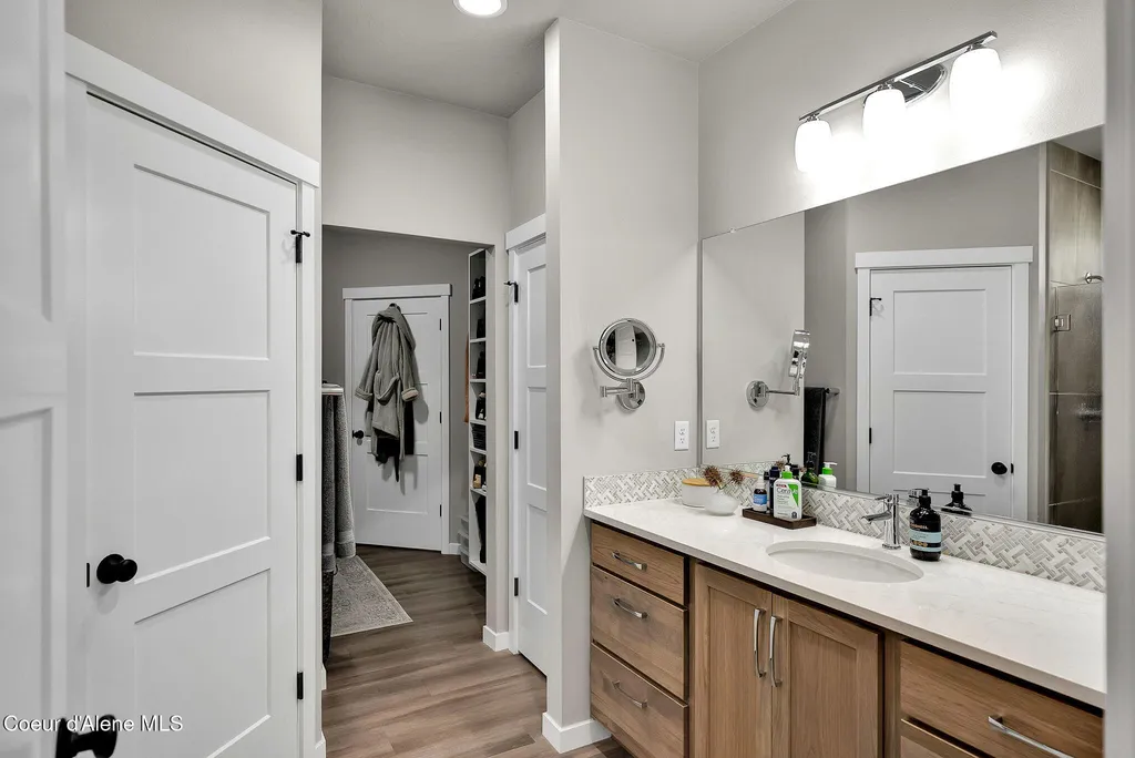 2114 W Okanogan Avenue Post Falls ID 83854
