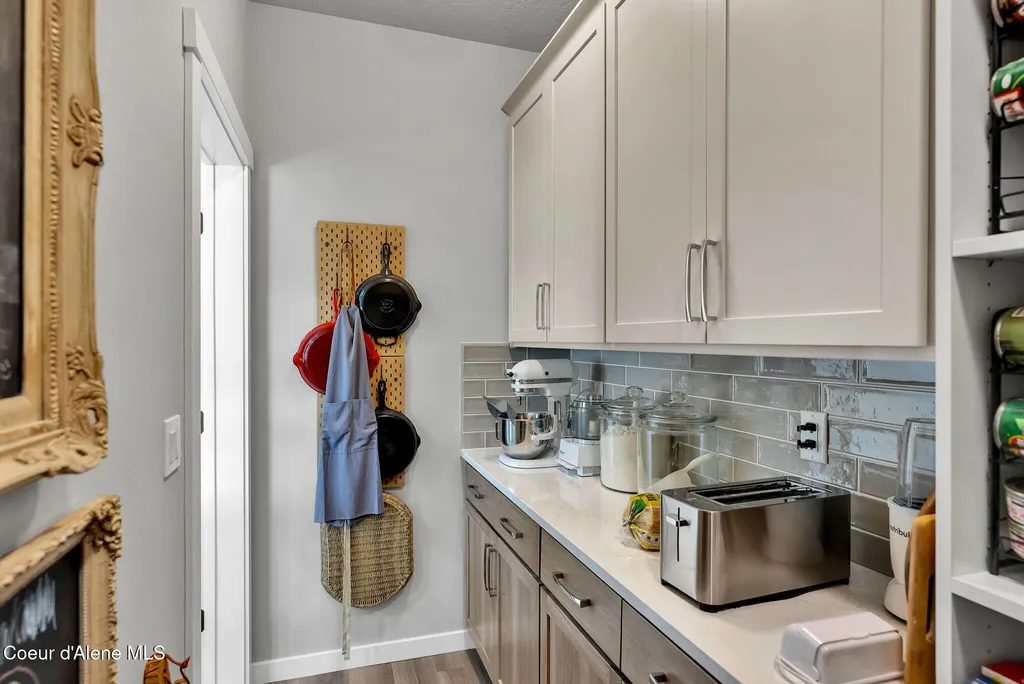 2114 W Okanogan Avenue Post Falls ID 83854