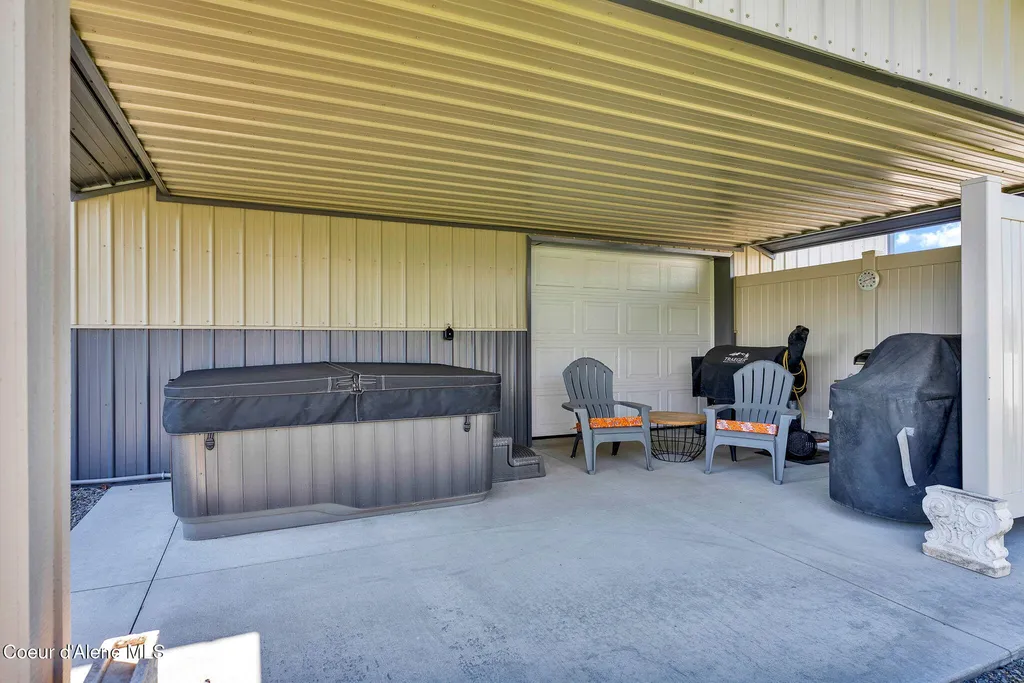 2114 W Okanogan Avenue Post Falls ID 83854