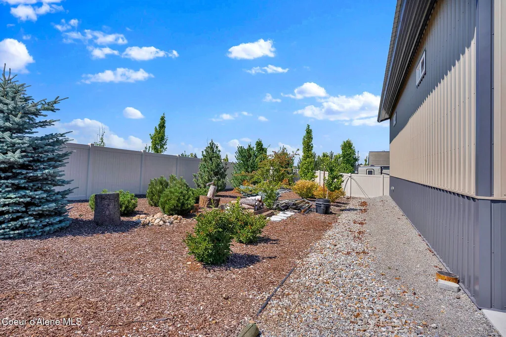 2114 W Okanogan Avenue Post Falls ID 83854