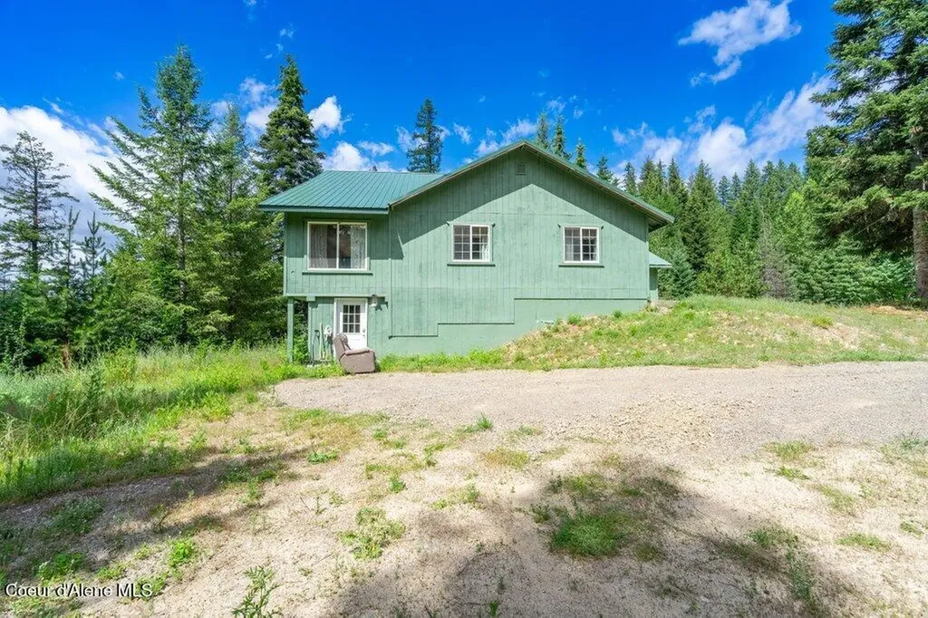 842 Eastriver Spur Priest River ID 83856