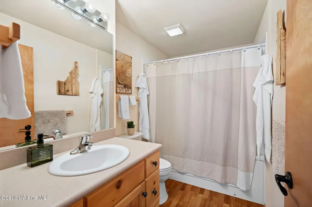 107 Cornice Court Sandpoint ID 83864