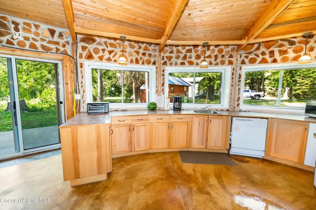 316 Granite Creek Road Nordman ID 83848